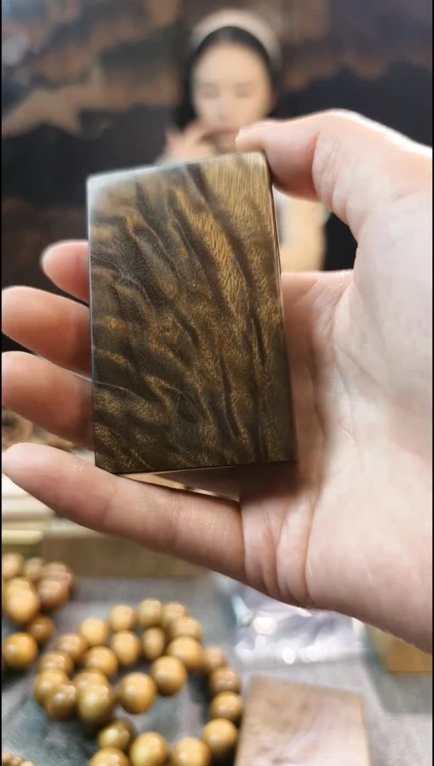 金丝楠无事牌手把件