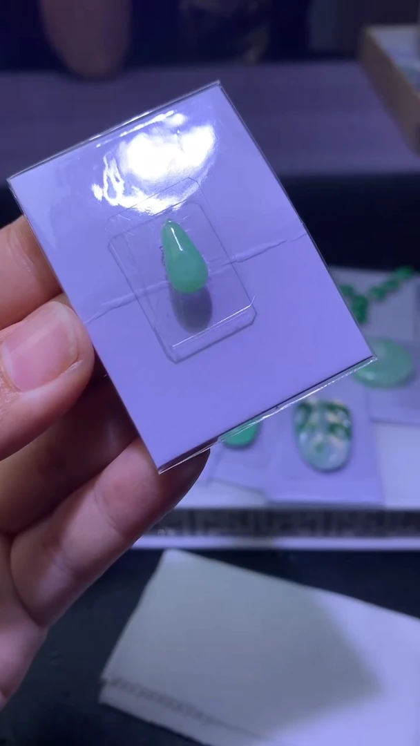 未镶嵌定制翡翠毛货