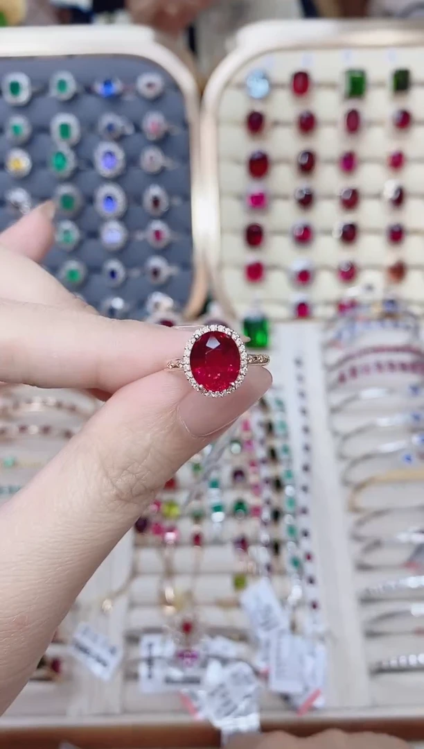 18K金镶嵌碧玺戒指碧玺3.8CT