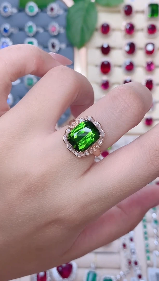 18K金镶嵌碧玺戒指碧玺7.1ct