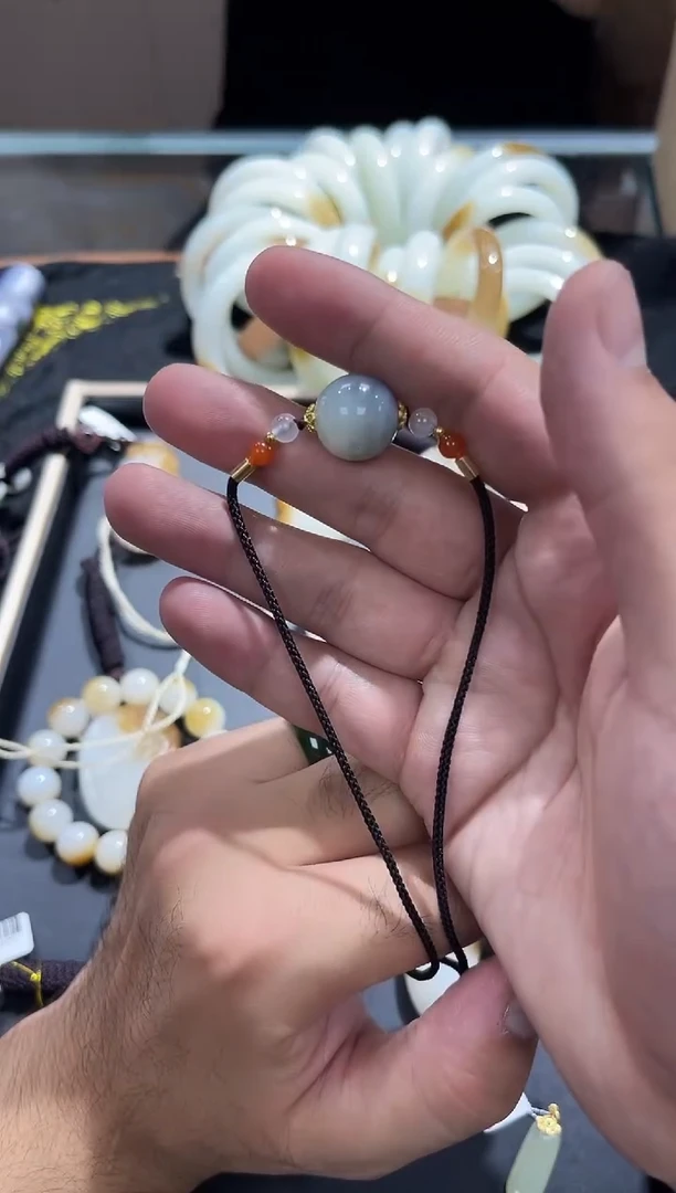 颈饰未镶嵌和田玉小艾多样性发货怕一发一