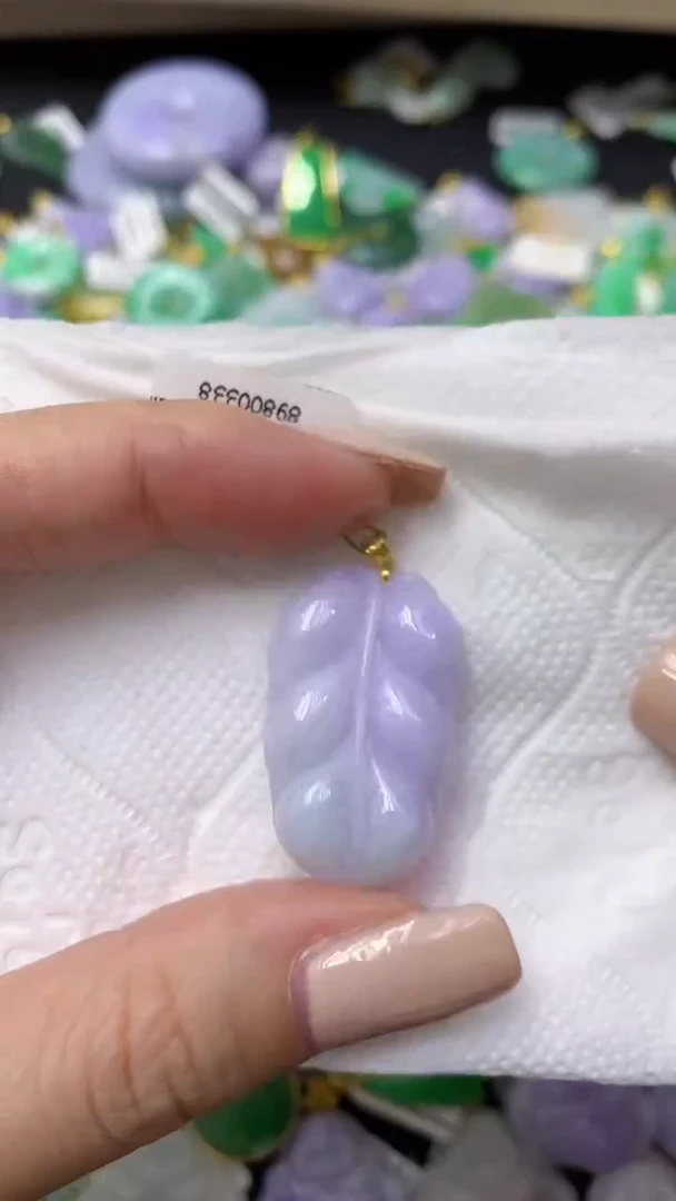 颈饰18K金镶嵌翡翠天然缅甸翡翠A货