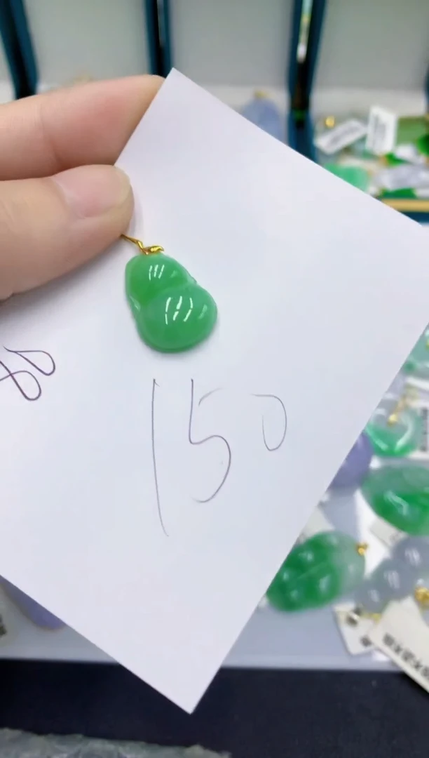 翡翠18K金镶嵌颈饰翡翠