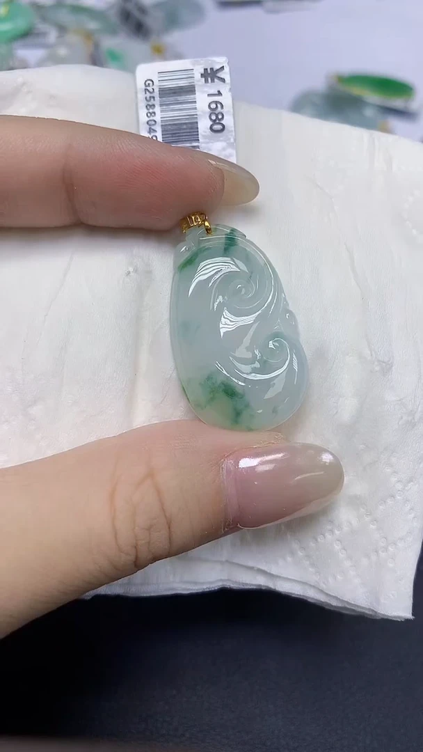 翡翠18K金镶嵌颈饰天然缅甸翡翠A货