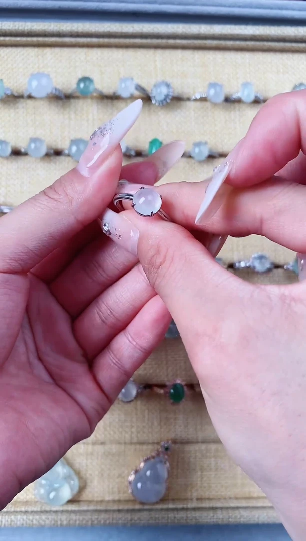 银S925镶嵌戒指翡翠银镶嵌翡翠戒指