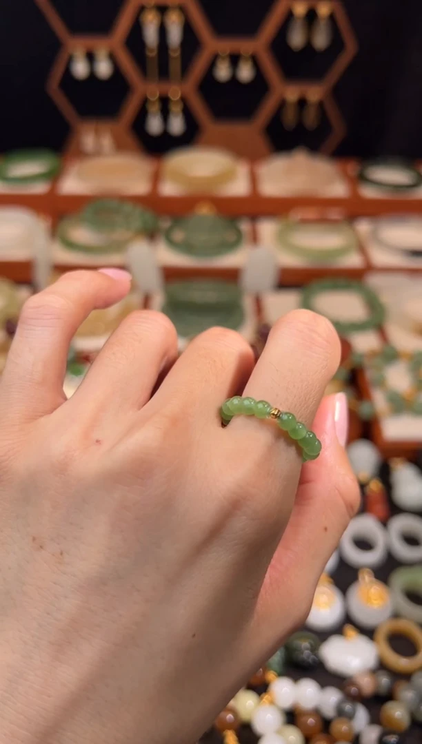 未镶嵌戒指和田玉放漏