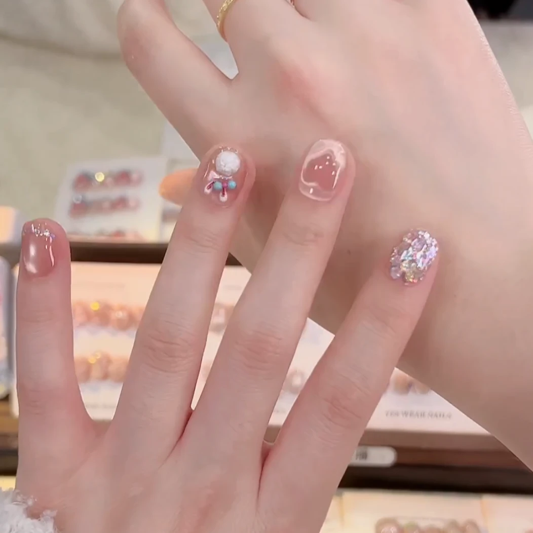 【兔然开心】粉嫩小兔爱心亮片爆闪猫眼纯手工穿戴甲夏日清透感美甲