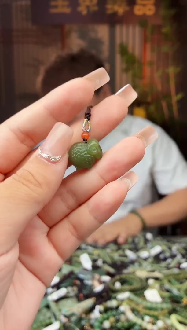 和田玉未镶嵌颈饰拍一发一