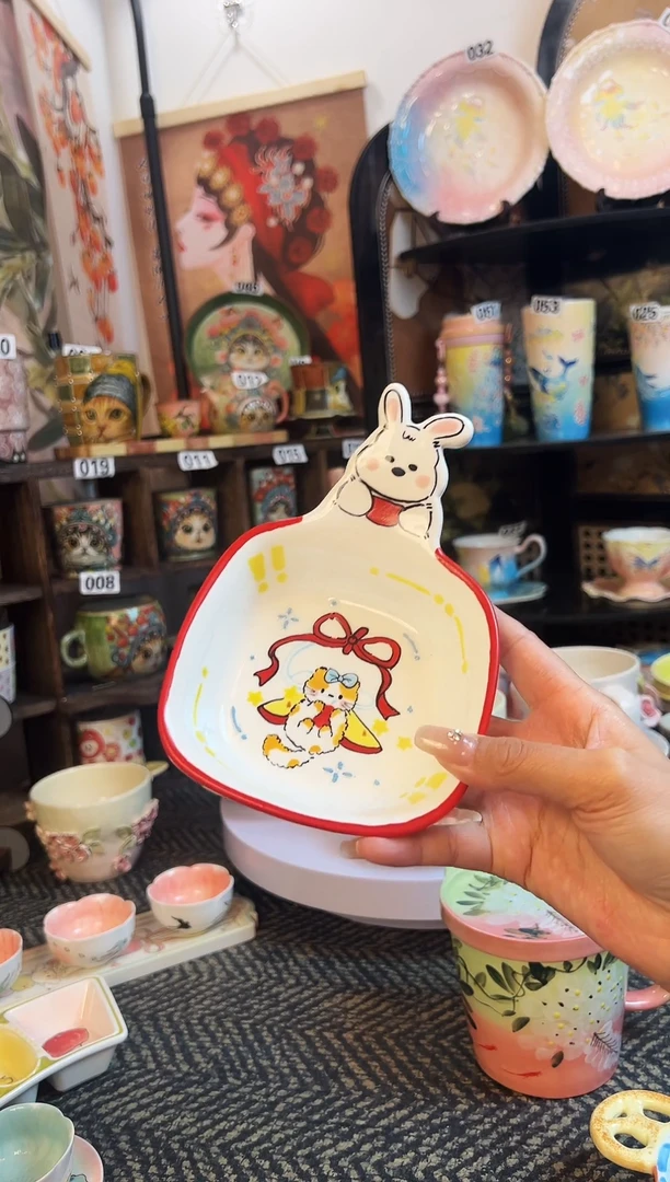 景德镇设计款手绘杯杯