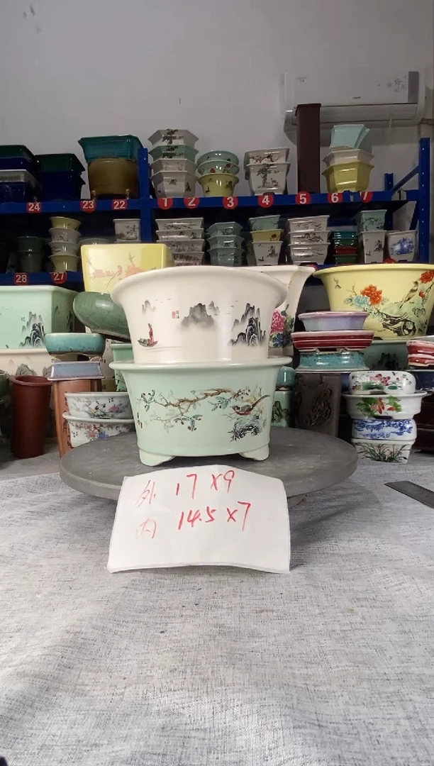 251909两只圆盆花盆