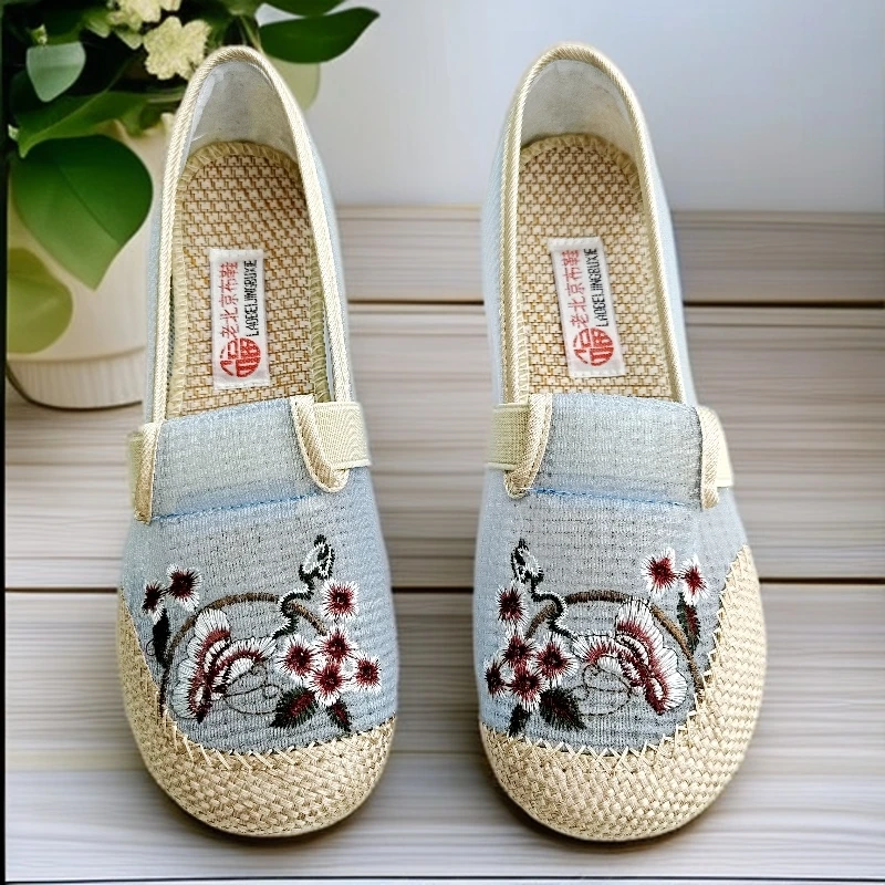 新款中国风老北京飞织舒适妈妈鞋民族绣花风一脚蹬