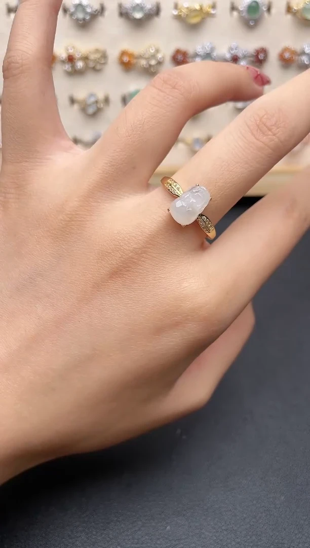 【闪购商品】翡翠戒指银S925镶嵌一物一证一礼盒