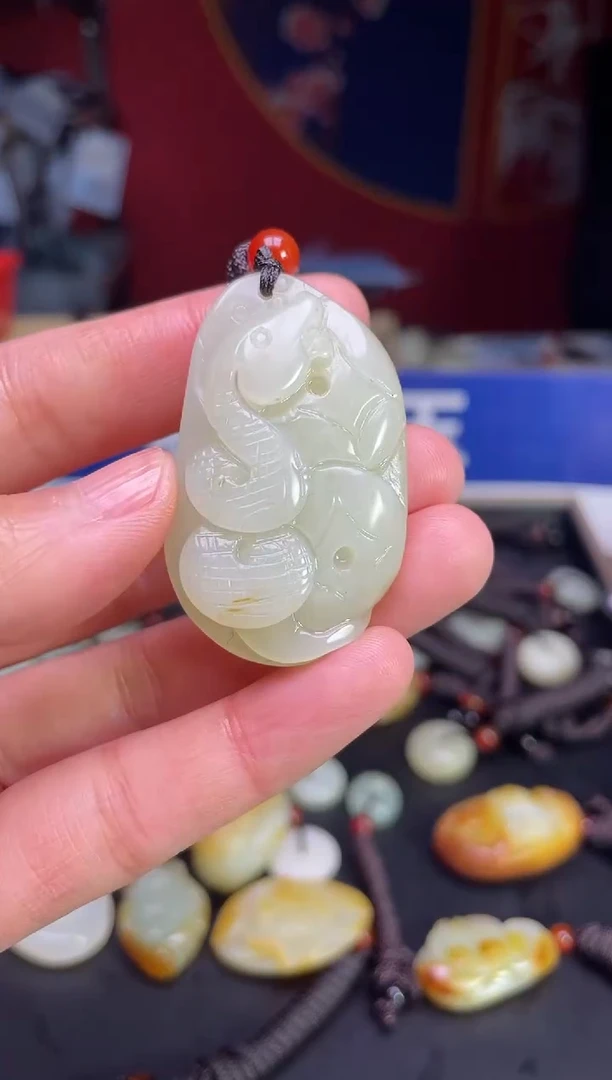 颈饰未镶嵌和田玉1