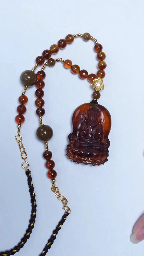 琥珀颈饰未镶嵌缅珀雕刻吊坠