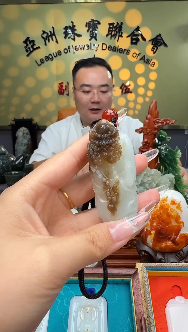 吊坠(不含链)未镶嵌和田玉精品俄糖和田玉吊坠