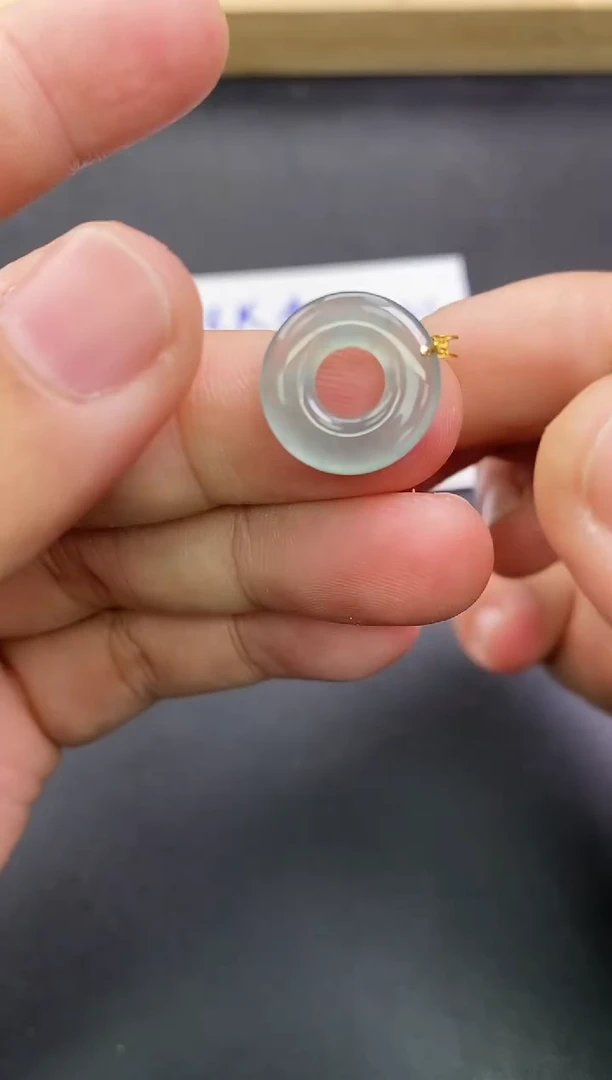 颈饰18K金镶嵌翡翠天然翡翠A货赠皮绳