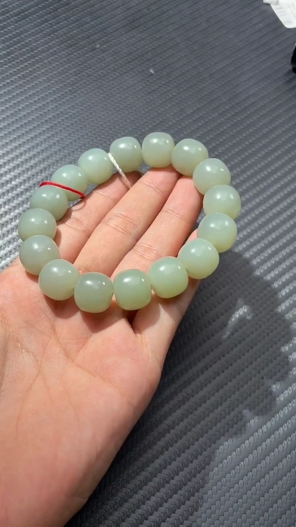 未镶嵌手链和田玉（青白玉）且末近矿卡14老型手串微色差