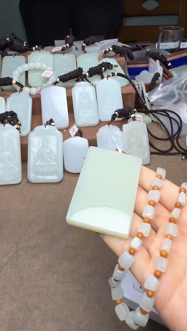 和田玉未镶嵌颈饰和田玉挂件