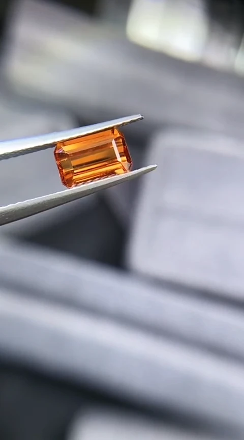 【闪购商品】定制石榴石定制未镶嵌芬达1.635克拉天然