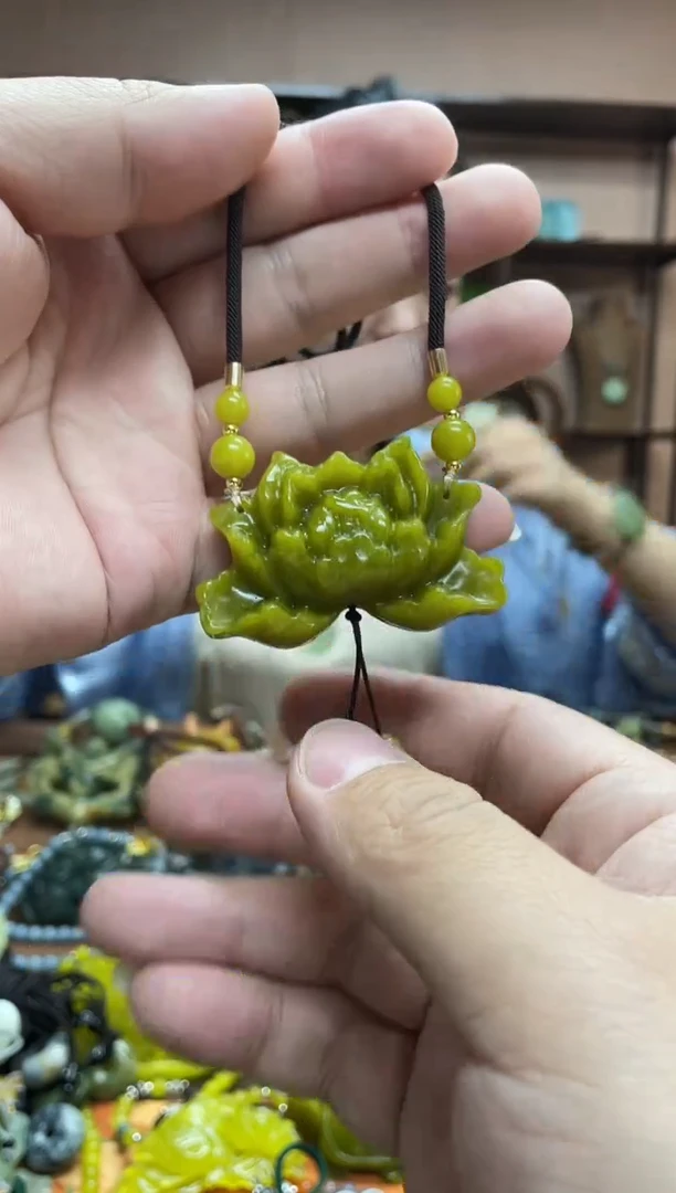 未镶嵌岫玉吊坠·1