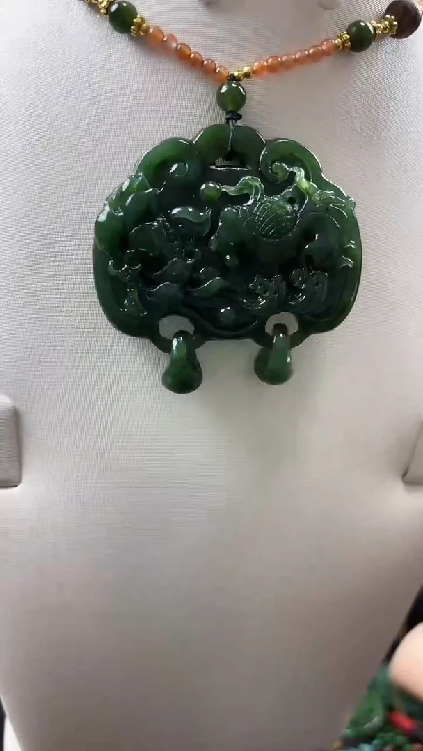 颈饰未镶嵌和田玉鱼