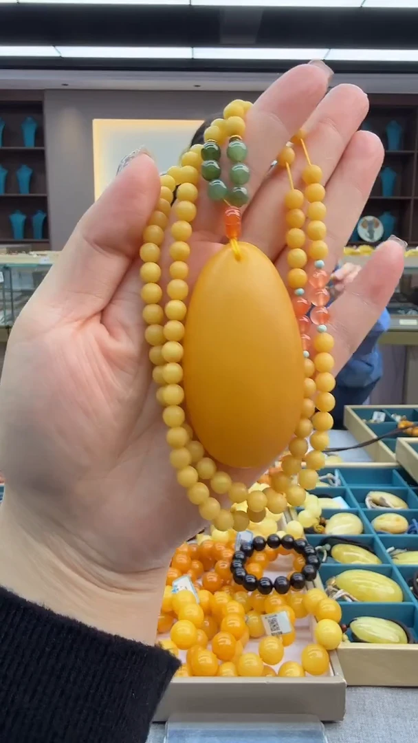 琥珀颈饰未镶嵌103秒拍号 假一罚三