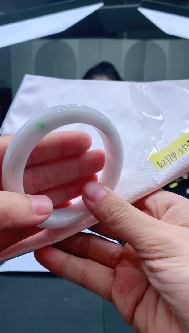 未镶嵌手镯翡翠55