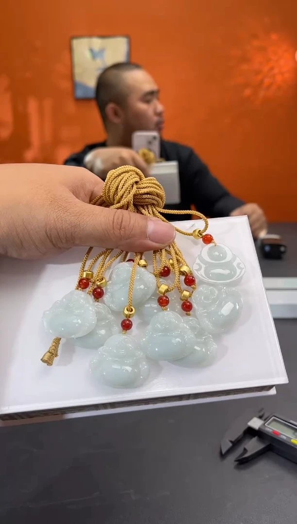 未镶嵌挂件翡翠边城刀客/550193/多样性发一