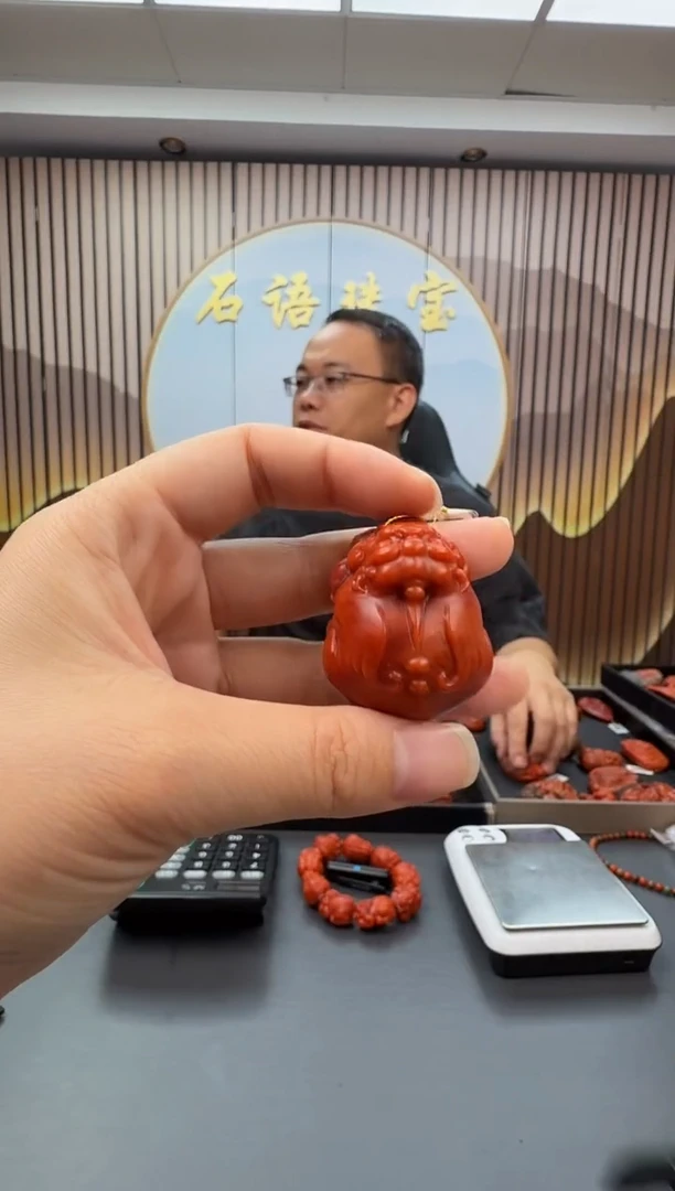 未镶嵌雕刻南红玛瑙099ZB0915产品一个