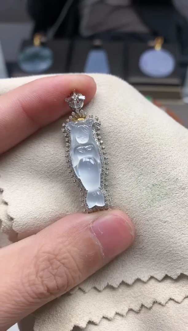 【闪购商品】翡翠颈饰18K金镶嵌挂件