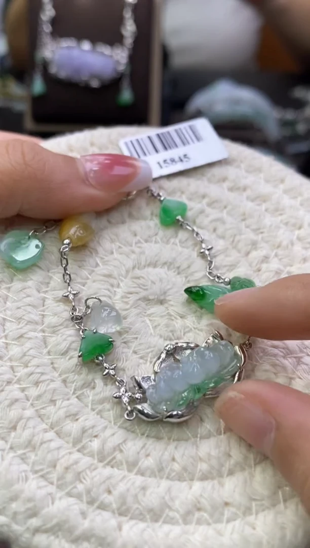 颈饰银S925镶嵌翡翠净货15845