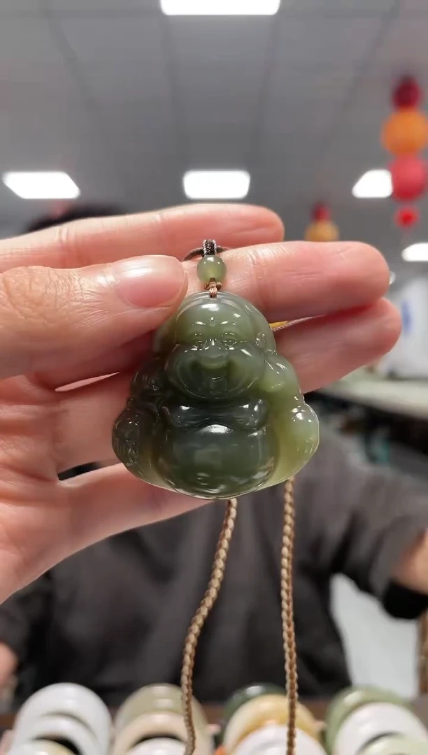 颈饰未镶嵌和田玉佛公挂件一件40mm