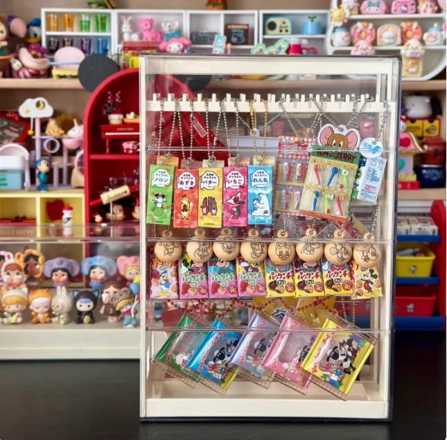 扭蛋挂件收纳展示盒桌面整理好物钥匙扣置物架可抽拉饰品架防缠绕