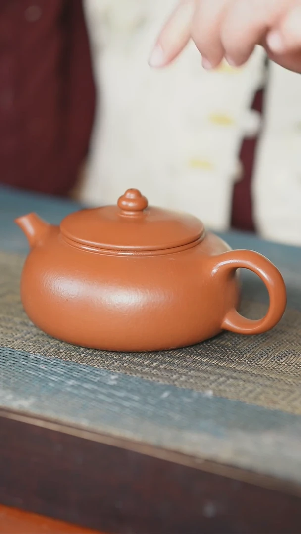 【闪购商品】喀左紫砂真不错，主播就是做壶的