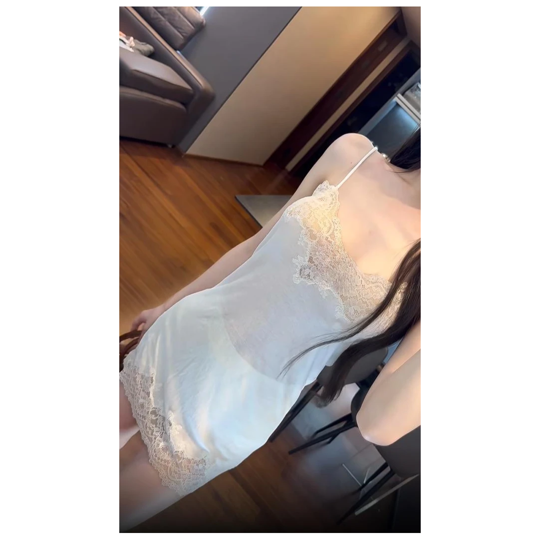 性感超标！内搭王炸！25新款少女感法式蕾丝拼接吊带配白色短裤套装