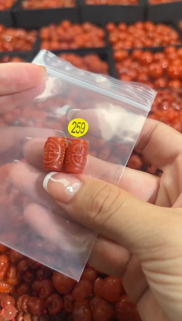 颈饰未镶嵌南红玛瑙1