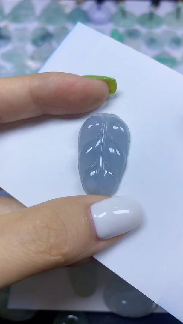 翡翠未镶嵌颈饰挂件