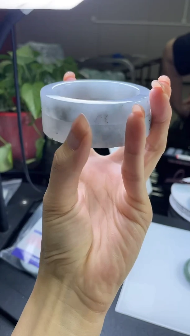 定制翡翠到未镶嵌手镯有水墨花