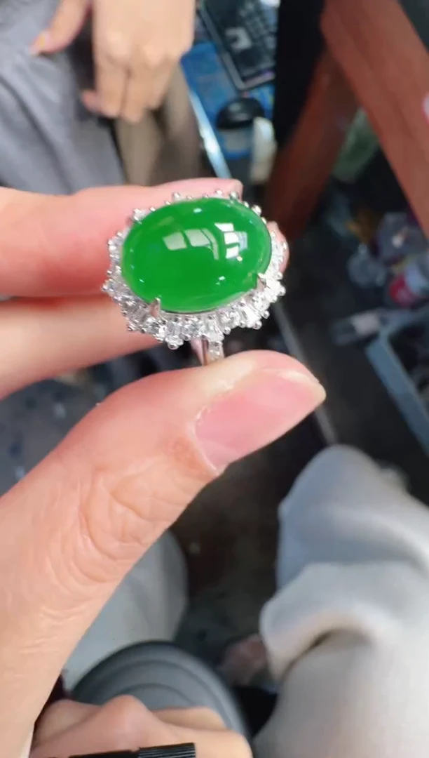 未镶嵌定制翡翠A货有轻微色差属于正常现象，戒指1