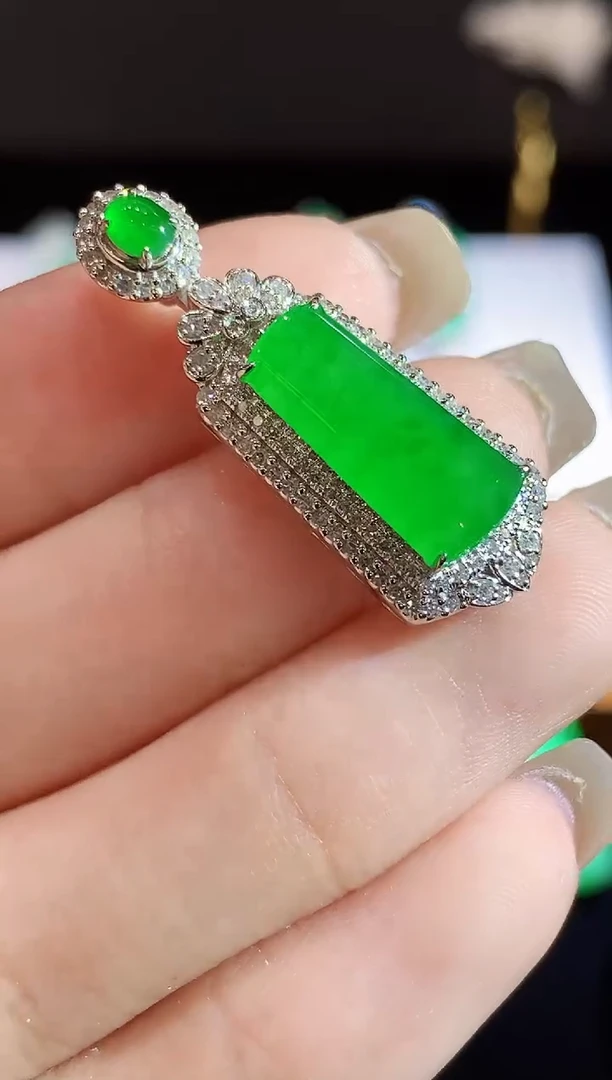 翡翠18K金镶嵌吊坠(不含链)AY多样性发其一