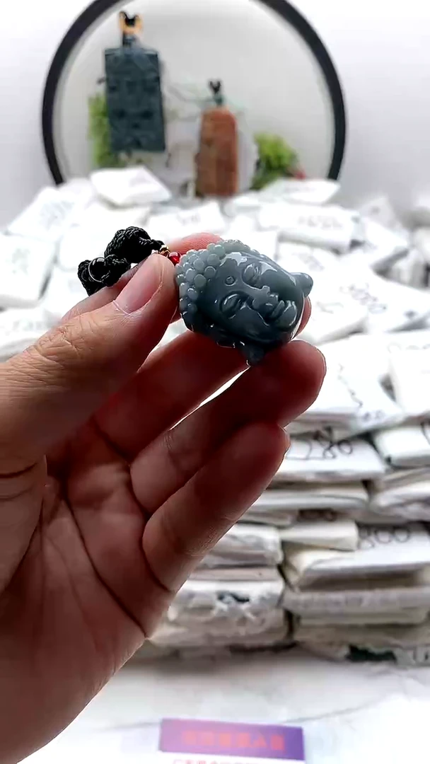 颈饰未镶嵌翡翠佛头