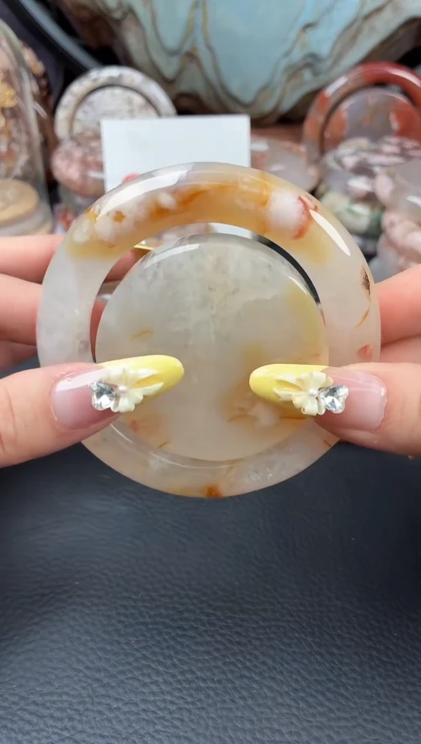 未镶嵌手镯（圆镯）石英质玉54.7