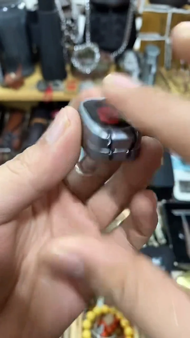 瓷片闪购商品  如图所示