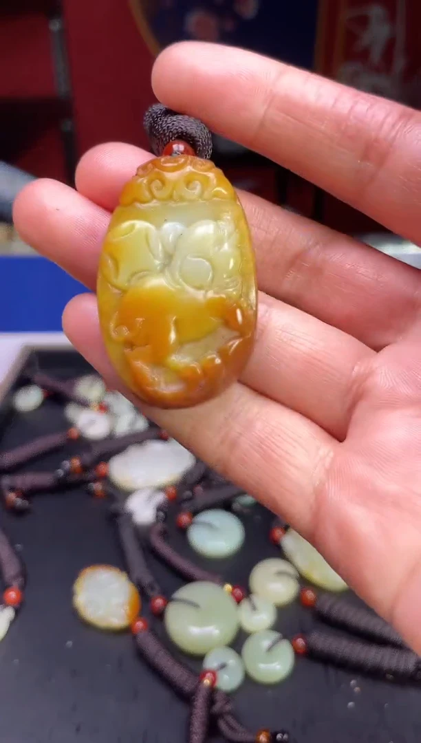 颈饰未镶嵌和田玉1