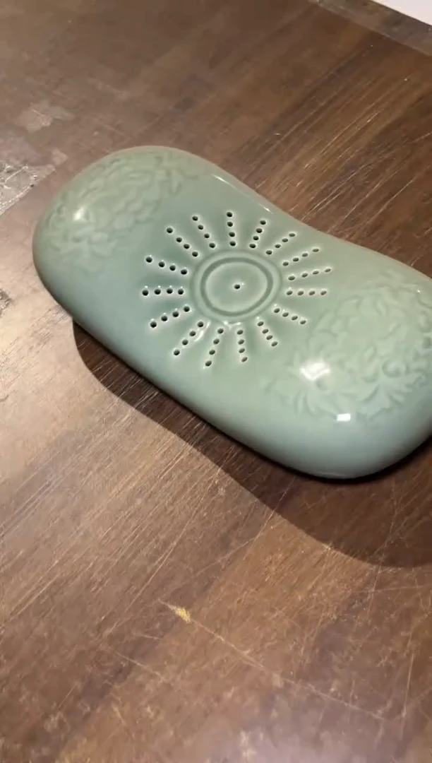 青釉牡丹低枕头1个