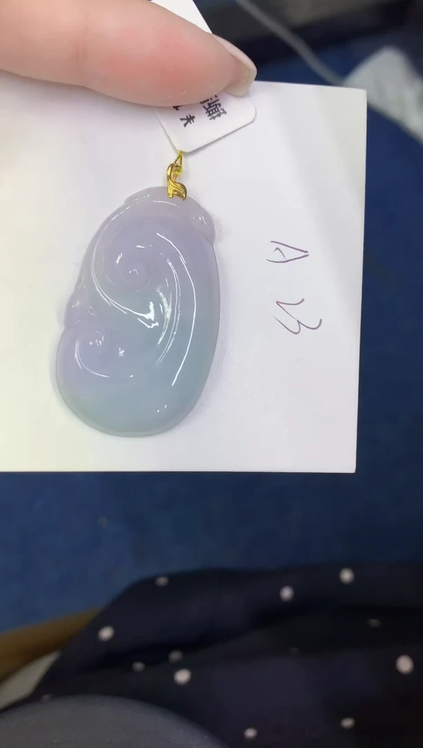 颈饰18K金镶嵌翡翠缅甸天然翡翠A货
