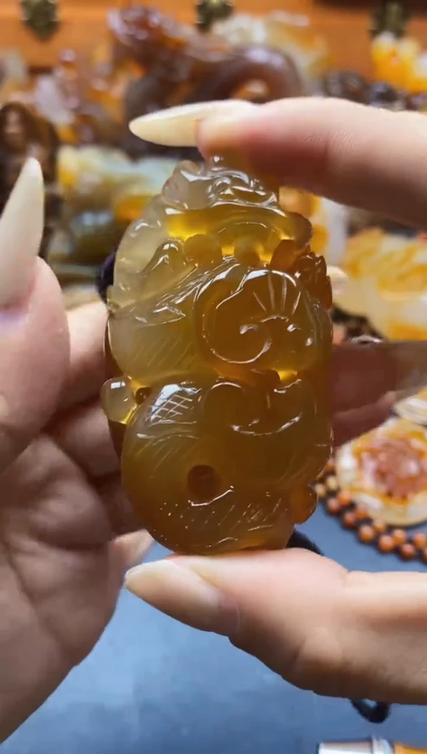 玛瑙/玉髓挂件未镶嵌见*ll