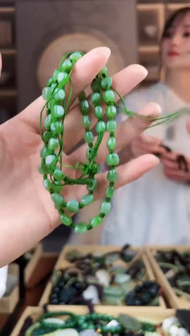 颈饰未镶嵌和田玉拍一发一，多样性发货