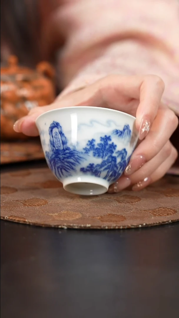 【闪购商品】杯看山柴窑青花山水