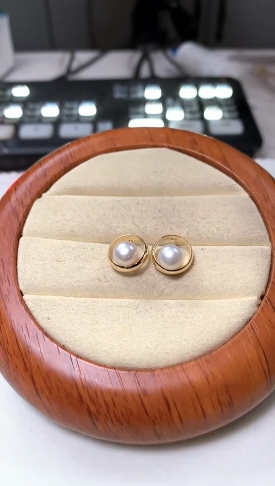 【闪购商品】淡水珍珠耳钉未镶嵌简单